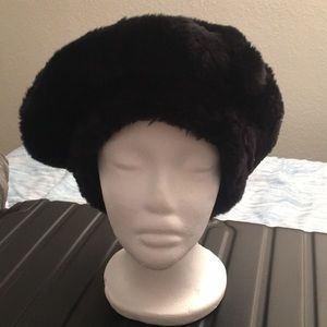 🥶 SALE Faux Fur Winter Beret fuzzy and soft fully lined. 25”circumference Black